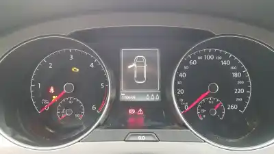 Véhicule à la ferraille volkswagen golf vii sportsvan 2.0 tdi de l'année 2014 alimenté crl
