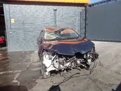 Véhicule à la ferraille renault kadjar zen de l'année 2018 alimenté r9m e4