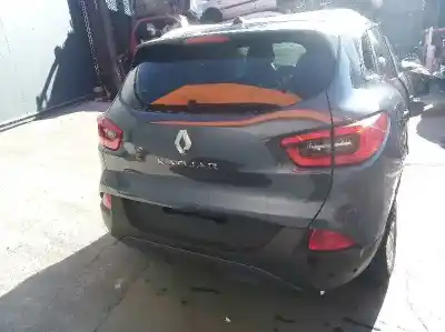 Véhicule à la ferraille renault kadjar zen de l'année 2018 alimenté r9m e4