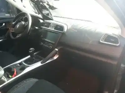 Véhicule à la ferraille renault kadjar zen de l'année 2018 alimenté r9m e4