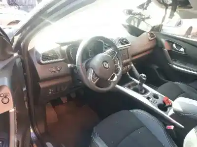 Véhicule à la ferraille renault kadjar zen de l'année 2018 alimenté r9m e4