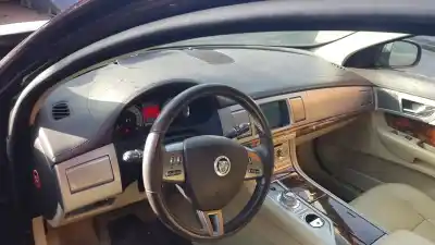 Veículo de Sucata jaguar xf 3.0 v6 diesel luxury do ano 2010 alimentado ajv6d