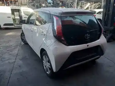 Vehicul casat toyota aygo 1.0 cat al anului 2015 alimentat 1krfe