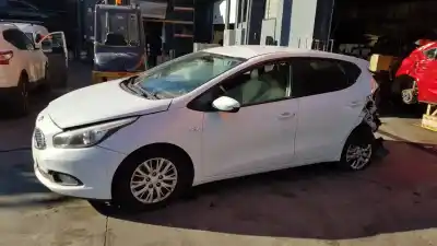 Veículo de Sucata kia pro cee´d (jd) 1.4 crdi 90 do ano 2014 alimentado d4fc