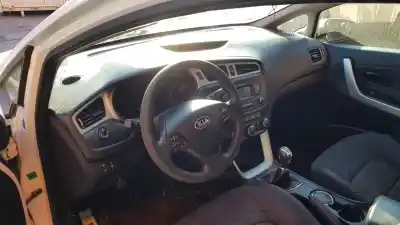 Veículo de Sucata kia pro cee´d (jd) 1.4 crdi 90 do ano 2014 alimentado d4fc