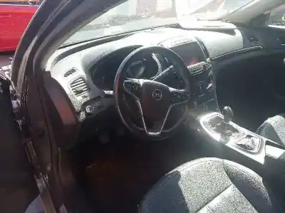 Vehicul casat opel insignia berlina excellence al anului 2015 alimentat a20dte