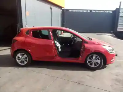 Veículo de Sucata RENAULT CLIO IV Limited do ano 2017 alimentado H4BB4
