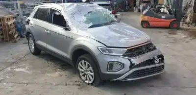 Veicolo di demolizione VOLKSWAGEN T-ROC 1.5 16V TSI ACT dell'anno 2022 alimentato DXDB