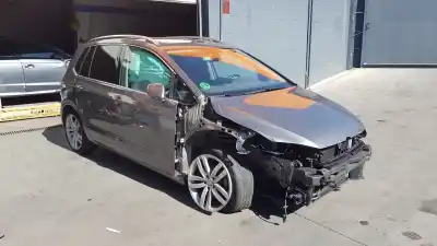 Véhicule à la ferraille VOLKSWAGEN GOLF VII SPORTSVAN 2.0 TDI de l'année 2014 alimenté CRL