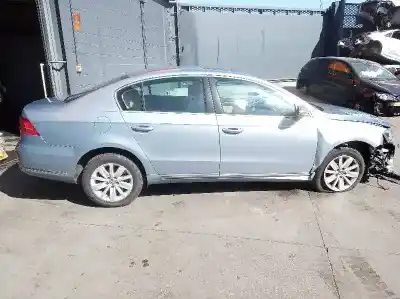 Veicolo di demolizione VOLKSWAGEN PASSAT LIM. (362) Advance BlueMotion dell'anno 2013 alimentato CAYX
