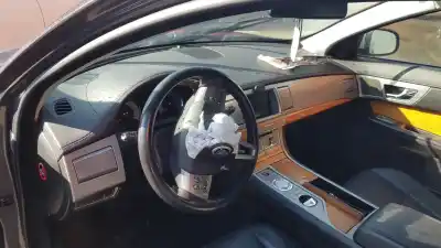 Veículo de Sucata jaguar xf 3.0 v6 premium luxury do ano 2010 alimentado fg