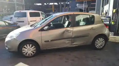 Veículo de Sucata renault clio iii 1.5 dci diesel cat do ano 2009 alimentado k9k766