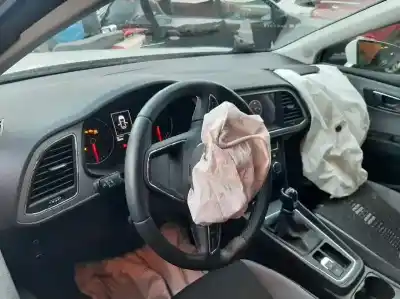 Здавання транспортного засобу seat leon (5f1) style року 2018 потужний dac