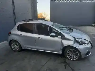 Veículo de Sucata PEUGEOT 208 Style do ano 2017 alimentado HM01