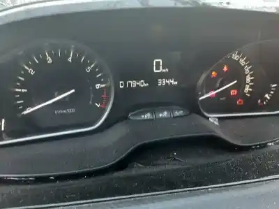 Veículo de Sucata peugeot 208 style do ano 2017 alimentado hm01