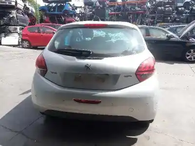 Vehicul casat peugeot 208 allure al anului 2017 alimentat hn01