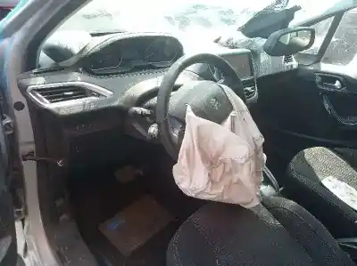 Vehicul casat peugeot 208 allure al anului 2017 alimentat hn01