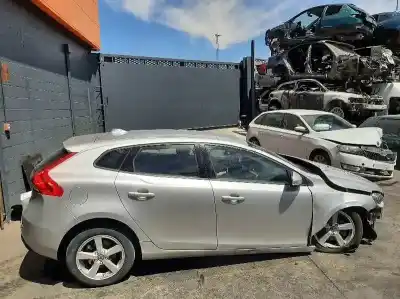 Veículo de Sucata VOLVO V40 Kinetic do ano 2015 alimentado D4162T