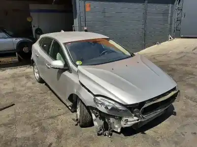 Veículo de Sucata volvo v40 kinetic do ano 2015 alimentado d4162t