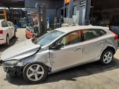 Veículo de Sucata volvo v40 kinetic do ano 2015 alimentado d4162t