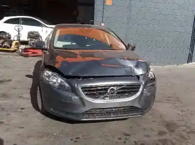 Veículo de Sucata volvo v40 momentum do ano 2013 alimentado d4162t
