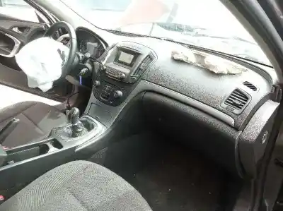 Vehicul casat opel insignia berlina selective al anului 2016 alimentat a20dte