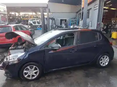 Veículo de Sucata peugeot 208 style do ano 2016 alimentado hm01