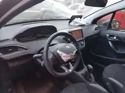 Veículo de Sucata peugeot 208 style do ano 2016 alimentado hm01