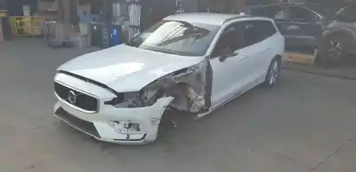 Sloopvoertuig volvo v60 familiar 2.0 diesel cat van het jaar 2021 aangedreven d4204t14