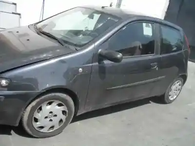 Véhicule à la ferraille FIAT PUNTO BERLINA (188) 1.2 8V Dynamic de l'année 2000 alimenté 188A4000