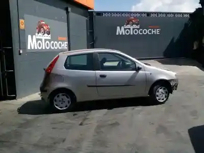 Véhicule à la ferraille FIAT PUNTO BERLINA (188) 1.2 8V Dynamic de l'année 2001 alimenté 188A4000