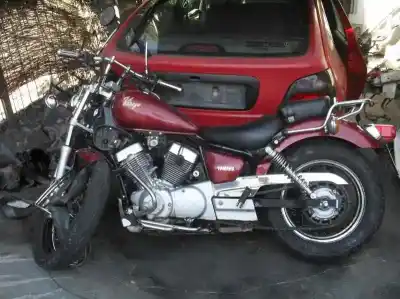 Véhicule à la ferraille YAMAHA XVS 125/250/650/1100 DRAG STAR XVS 250 Drag Star de l'année 1992 alimenté 3LS