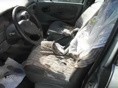 Scrapping Vehicle renault megane i scenic (ja0) 1.9 turbodiesel cat (f8q-784) of the year 1997 powered f8q