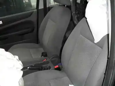 Veicolo di demolizione ford focus berlina (cap) 1.6 16v cat dell'anno 2005 alimentato hwda