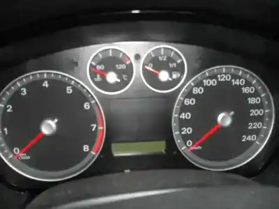 Veicolo di demolizione ford focus berlina (cap) 1.6 16v cat dell'anno 2005 alimentato hwda