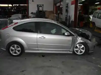 Veículo de Sucata FORD FOCUS BERLINA (CAP) 1.6 CAT do ano 2004 alimentado HXDA