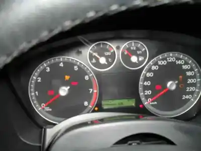 Veículo de Sucata ford focus berlina (cap) 1.6 cat do ano 2004 alimentado hxda