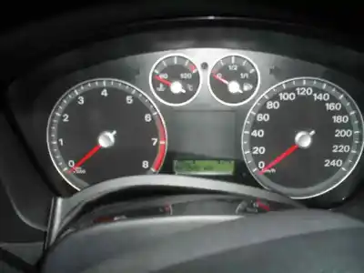 Veículo de Sucata ford focus berlina (cap) 1.6 cat do ano 2004 alimentado hxda