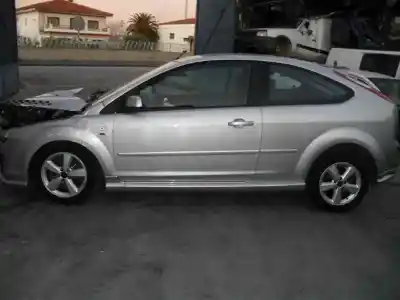 Veículo de Sucata ford focus berlina (cap) 1.6 cat do ano 2004 alimentado hxda