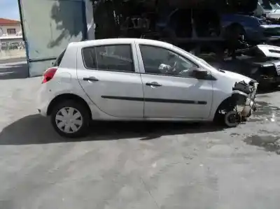 Veículo de Sucata RENAULT CLIO III Exception do ano 2011 alimentado D4F740