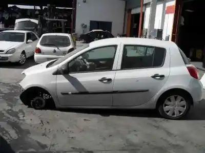 Veículo de Sucata renault clio iii exception do ano 2011 alimentado d4f740