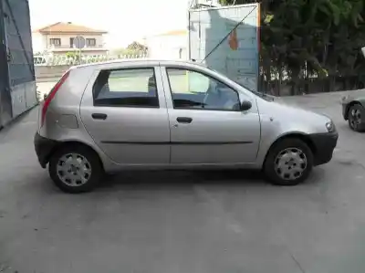 Véhicule à la ferraille fiat punto berlina (188) 1.2 8v dynamic de l'année 2000 alimenté 188a4000