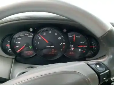 Scrapping Vehicle porsche 911 (typ 996) carrera 4 cabrio of the year 1999 powered m9601