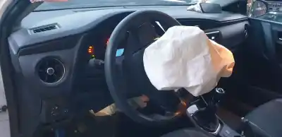 Scrapping Vehicle toyota auris (_e15_) 1.4 d-4d (nde150_) of the year 2015 powered 1nd