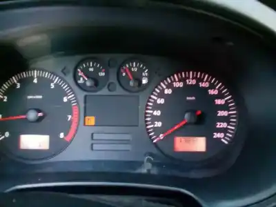 Здавання транспортного засобу seat leon (1m1) stella року 2002 потужний bcb