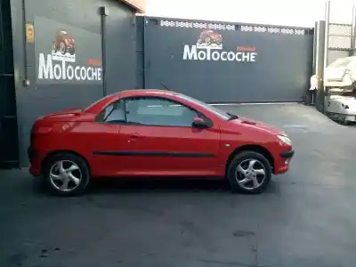 Veicolo di demolizione PEUGEOT 206 CC CC dell'anno 2002 alimentato NFU