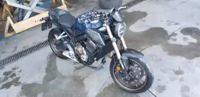 Véhicule à la ferraille honda                                              cb hornet                                                                                                                                                                                                                                                  cb 600 f hornet (pc34)                                                                                                                                                                                                                                     de l'année 2023 alimenté rh01e