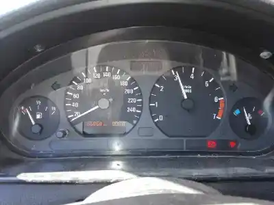 Vehicul casat bmw serie 3 compacto (e36) 316i al anului 1998 alimentat 16 4e 2