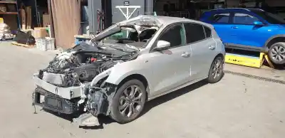 Veicolo di demolizione ford focus st-line dell'anno 2023 alimentato 