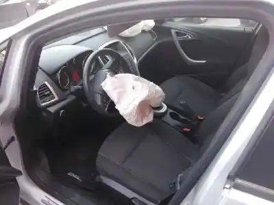 Veículo de Sucata opel astra j lim. enjoy do ano 2011 alimentado a17dtr